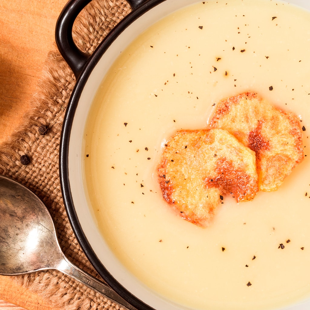 Crema de papa con ajo rostizado Crema de papa con ajo rostizado