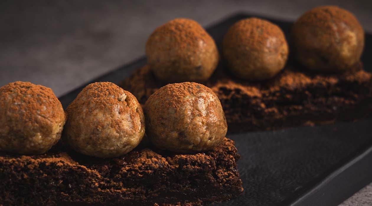 Brownie y trufas de café