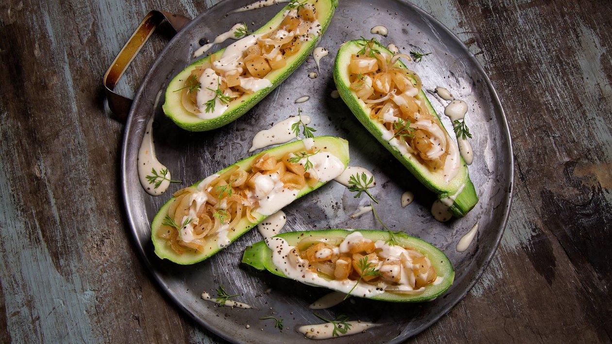 Calabacitas con dip picante de habanero y piña Calabacitas con dip picante de habanero y piña
