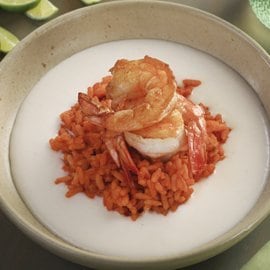 Camarones con Arroz al Curry y Salsa de Coco Camarones con Arroz al Curry y Salsa de Coco
