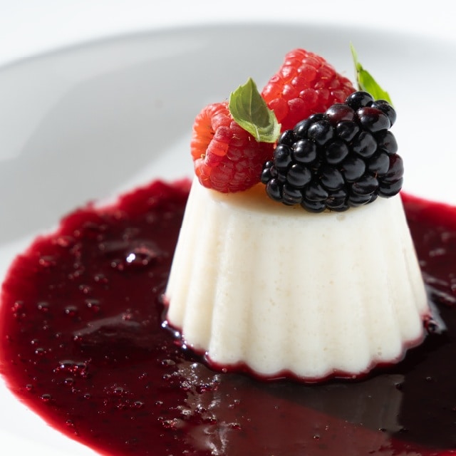 Gelatina de horchata y salsa de jamaica