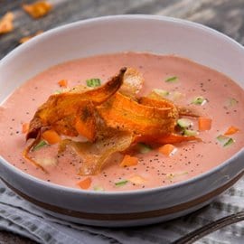 Sopa de Hortalizas con Chips de Verduras Sopa de Hortalizas con Chips de Verduras