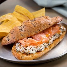 Sándwich de Salmón con Mayonesa de Alcaparras		 Sándwich de Salmón con Mayonesa de Alcaparras