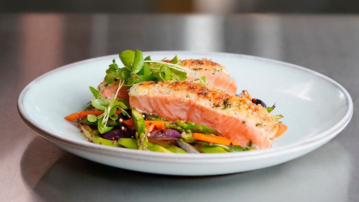 Salmón con costra al horno Salmón con costra al horno