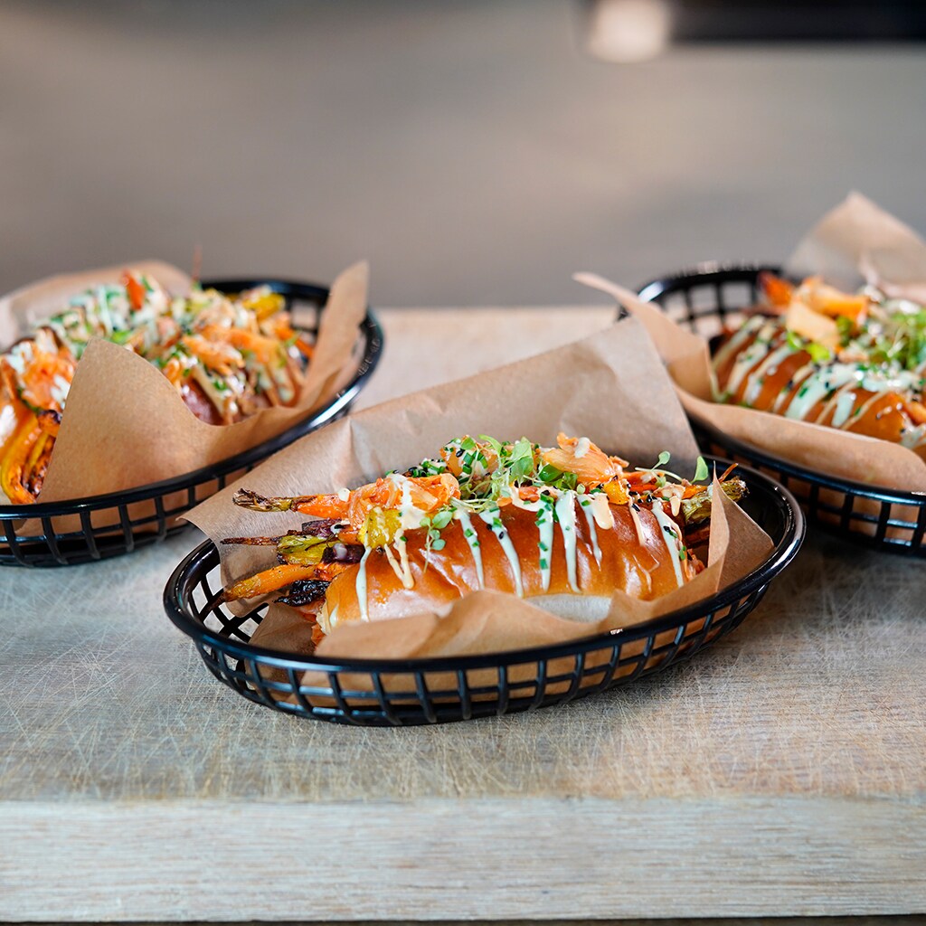 Hotdogs de zanahorias rostizadas y Kimchi Hotdogs de zanahorias rostizadas y Kimchi