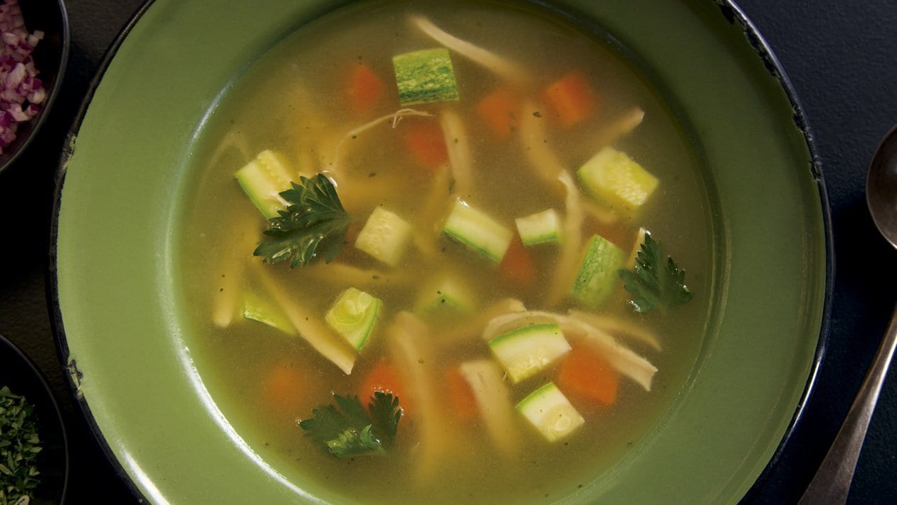 Caldo de Pollo con Vegetales - Receta