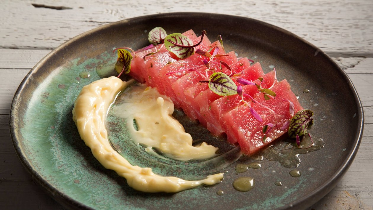 Carpaccio de Atún con Mayonesa de Jengibre Carpaccio de Atún con Mayonesa de Jengibre
