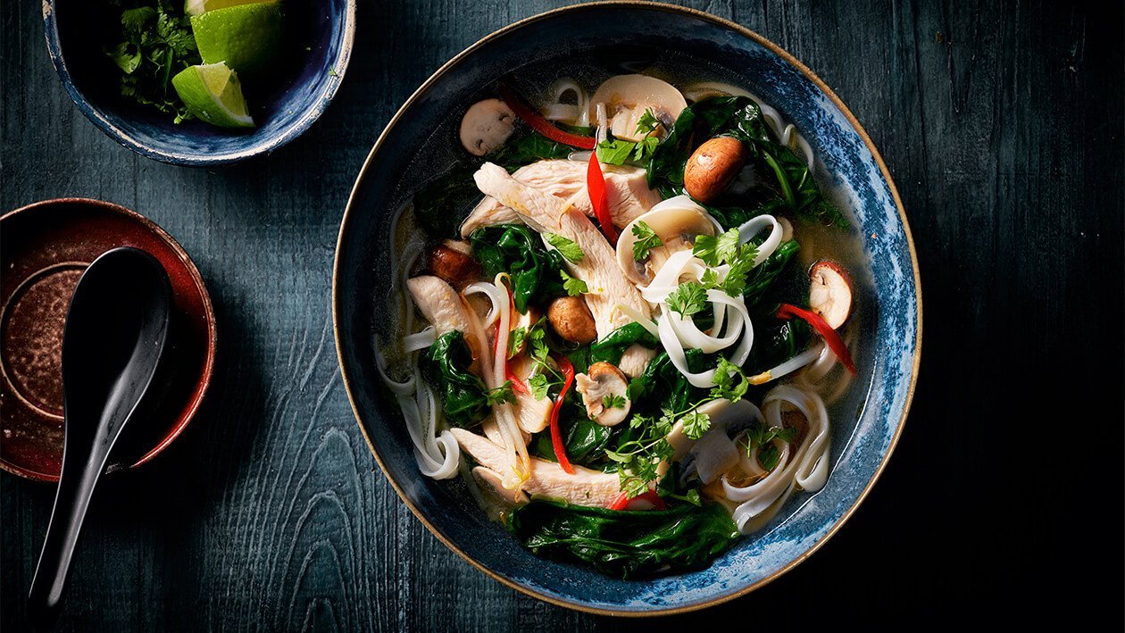 Sopa de Fideos de Arroz con Pollo y Ostra Sopa de Fideos de Arroz con Pollo y Ostra