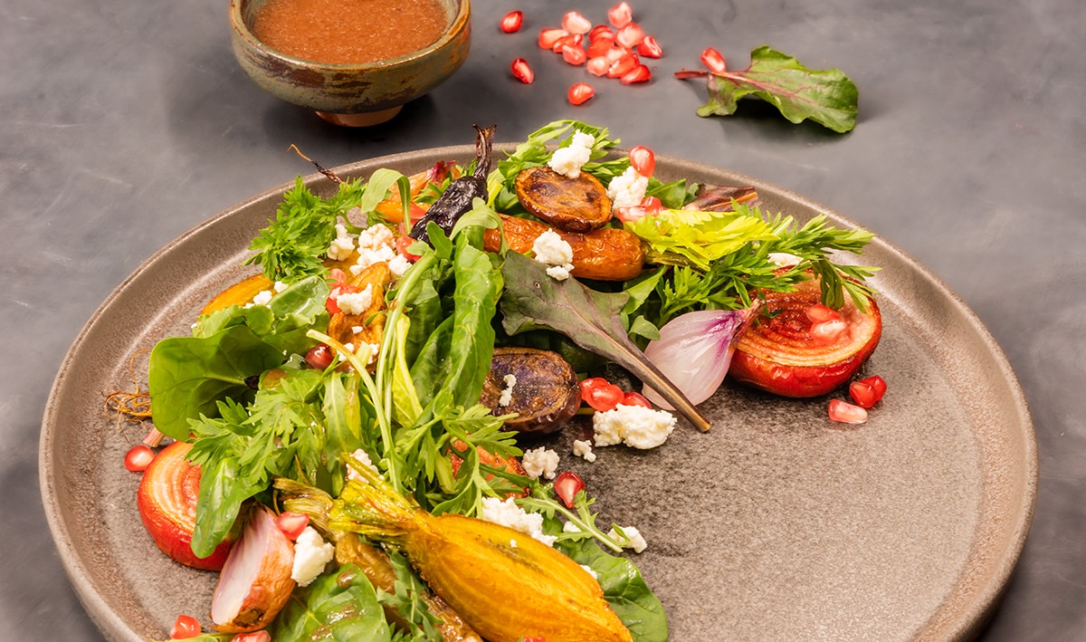 Ensalada de tubérculos y hojas con vinagreta de granada – - Receta