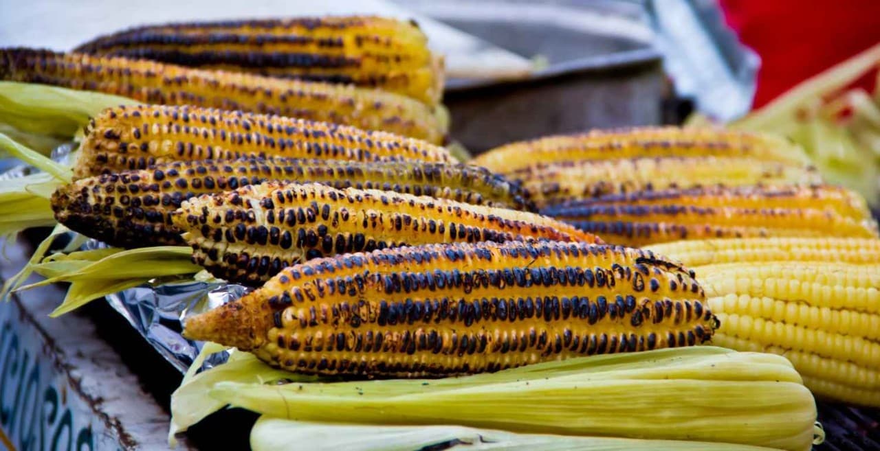 Entiende cómo aprovechar la tradición de la comida callejera en tu local