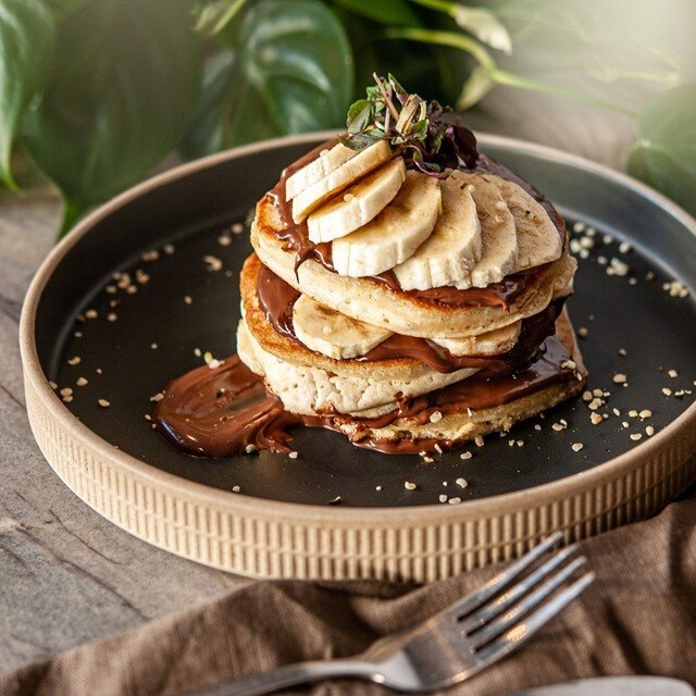 Hot cakes con chocolate y plátano Hot cakes con chocolate y plátano