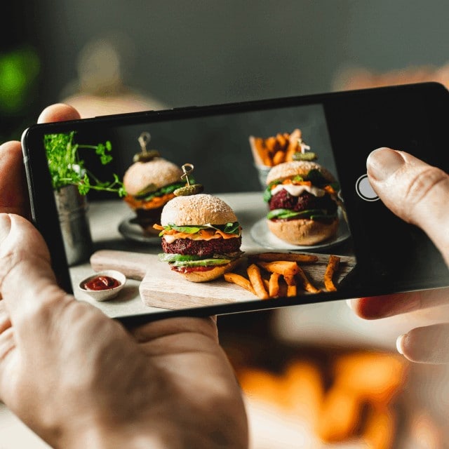 Consejos de fotografía para hacer a tus hamburguesas famosas en redes