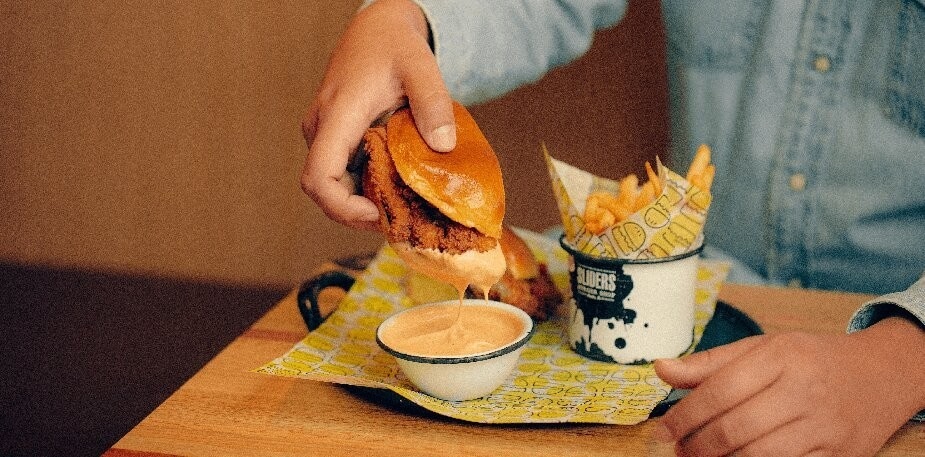 El Chef Aldo de Sliders prefiere Hellmann’s Aderezo Blue Cheese