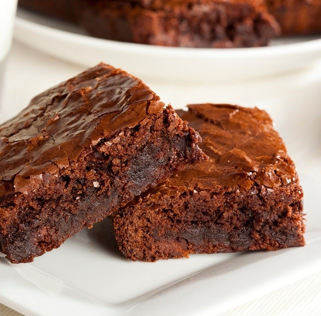 Postres en San Valentín para vender: renueva tu menú con esta receta de brownie extra-chocolate y otras ideas