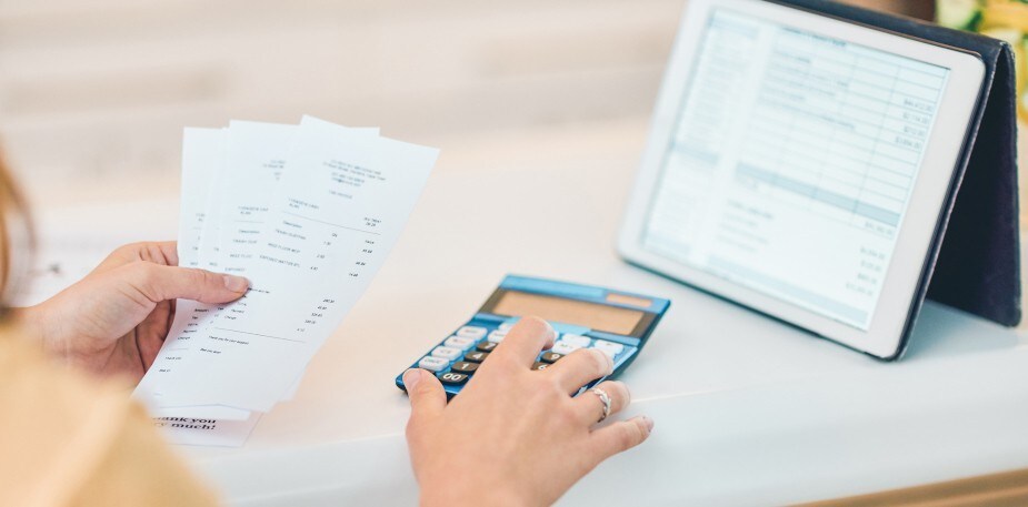 Implementa nuestras estrategias para identificarlos y entender cómo reducir costos en un restaurante para mejorar la eficiencia.