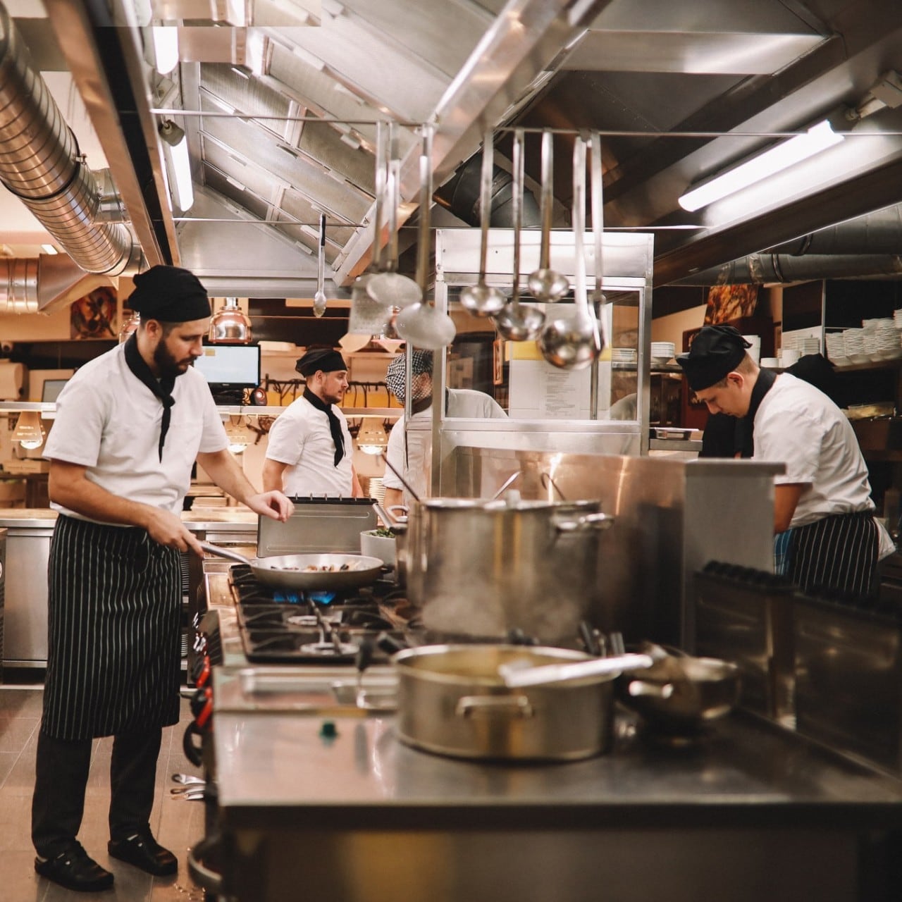 Reducir la rotación de personal: consejos y herramientas que refuerzan y apoyan a tu equipo