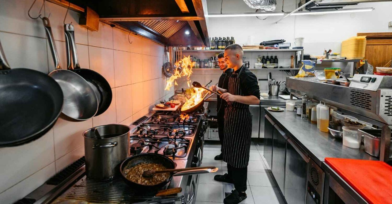 Organización de la cocina profesional: cómo optimizar el espacio