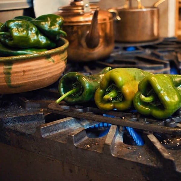 chiles al fuego para cocción con técnica tatemado 